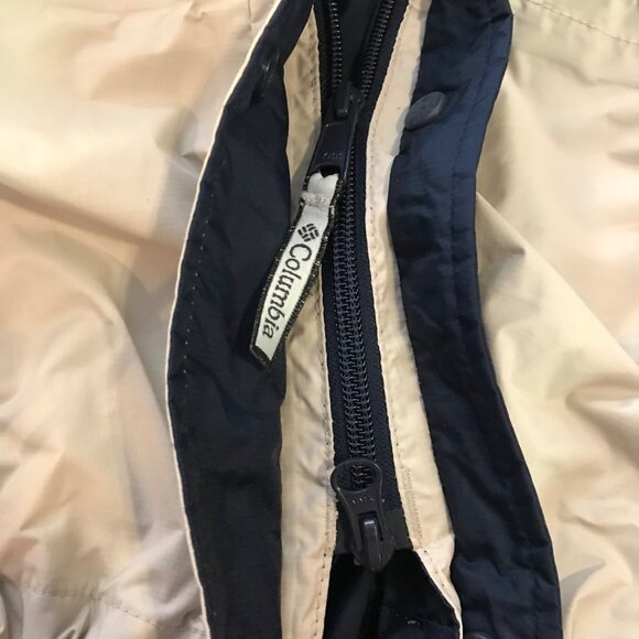 Columbia Med Womens Packable Storm-Dry Waterproof Breathable Jacket Beige Black - Picture 3 of 16